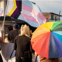 La T no es negociable: cuando aislar a las personas trans se convierte en cálculo político