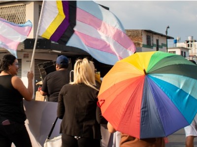 La T no es negociable: cuando aislar a las personas trans se convierte en cálculo político